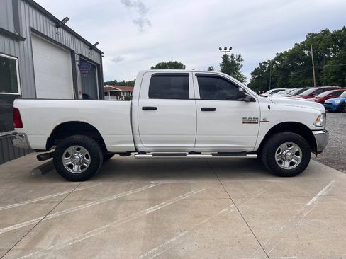 Used 2014 RAM 2500 Tradesman w/ Chrome Appearance Group AWD/4WD image 8