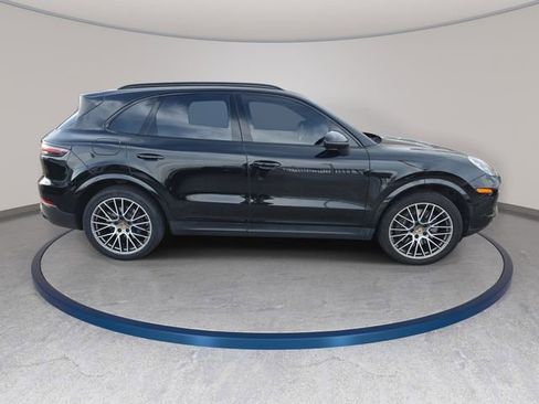 Used 2023 Porsche Cayenne Platinum Edition AWD/4WD image 5