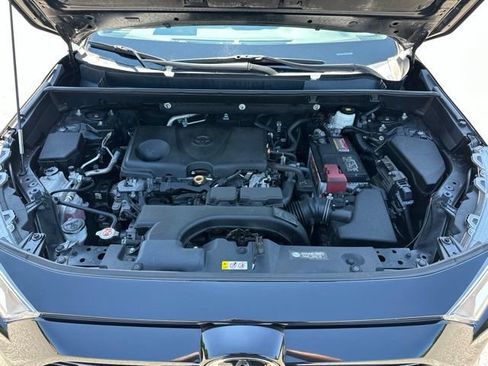 Used 2021 Toyota RAV4 XLE Premium FWD image 31