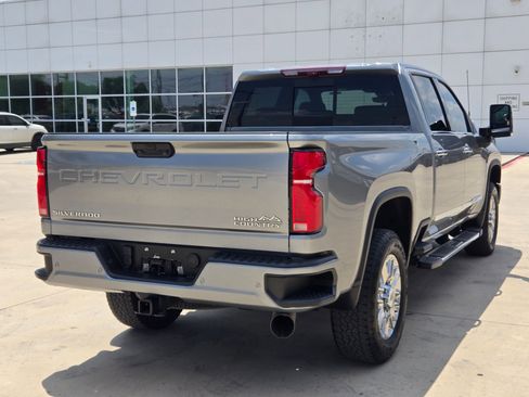 Used 2024 Chevrolet Silverado 2500 High Country w/ High Country Premium Package AWD/4WD image 7