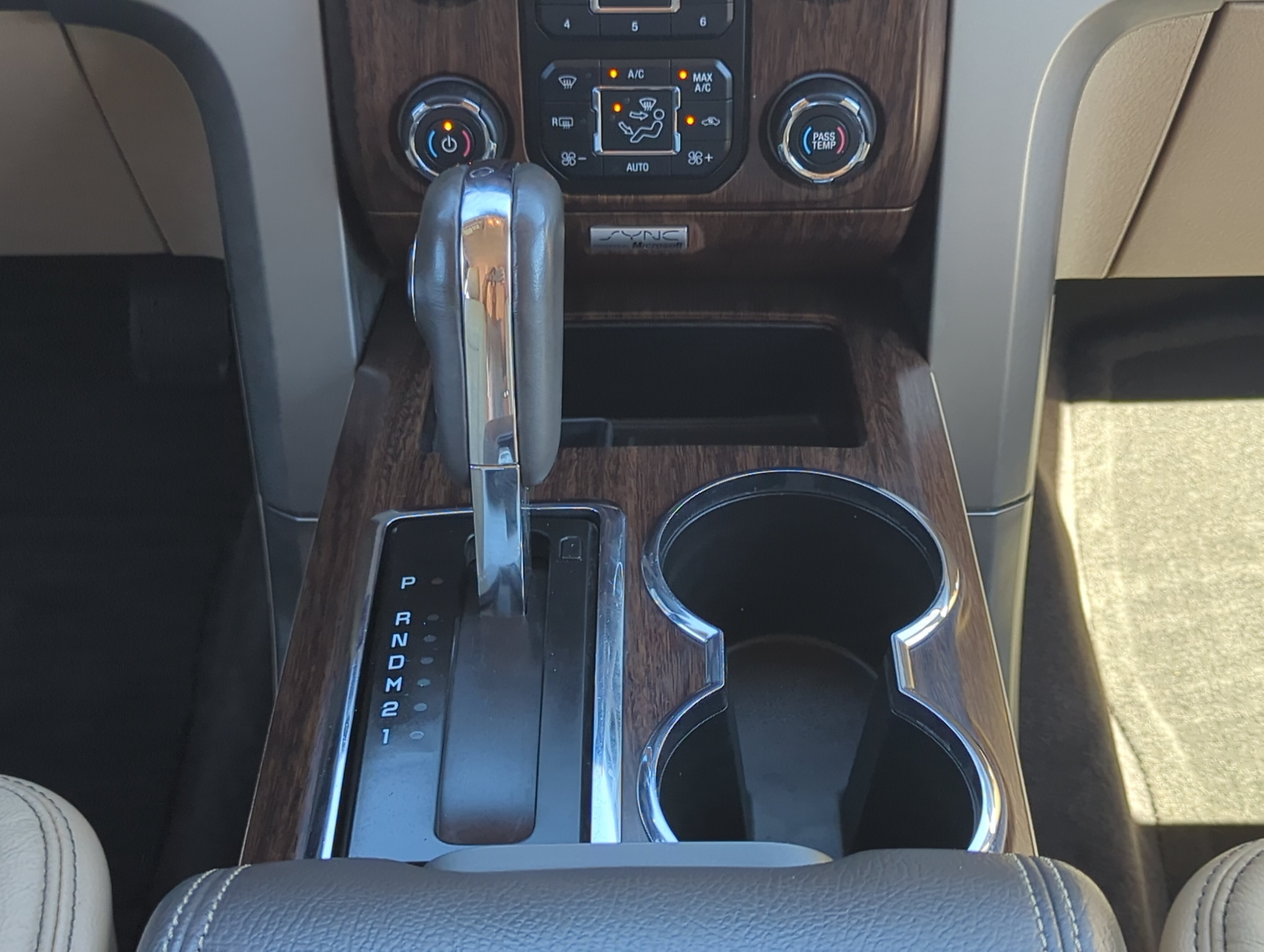 Used 2013 Ford F150 Lariat w/ Mid Equipment Group AWD/4WD image 17