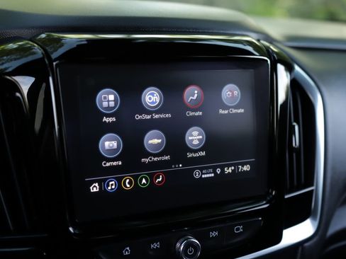 Used 2023 Chevrolet Traverse RS FWD image 14