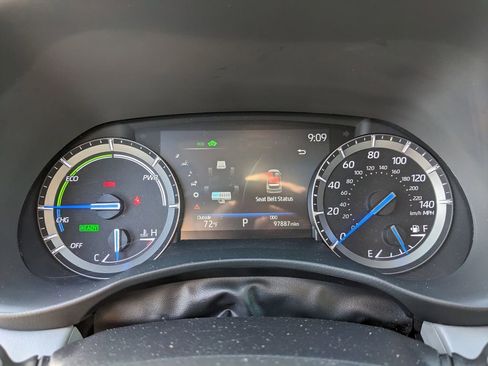 Used 2021 Toyota Highlander XLE image 34