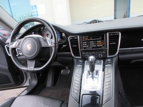 Used 2013 Porsche Panamera S image 45