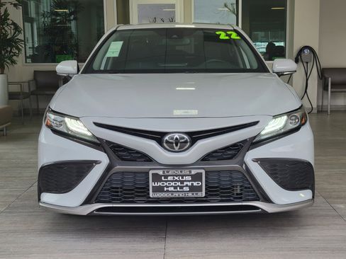 Used 2022 Toyota Camry XSE image 8