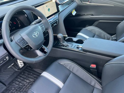 New 2026 Toyota Camry Hybrid w/ Multimedia Upgrade Package image 7