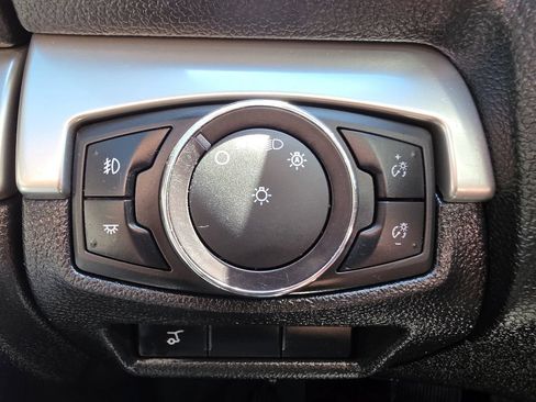 Used 2017 Ford Explorer XLT w/ Equipment Group 202A AWD/4WD image 37