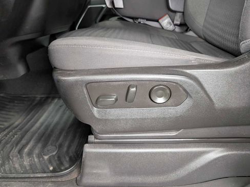 Certified 2022 Chevrolet Silverado 1500 LT AWD/4WD image 35