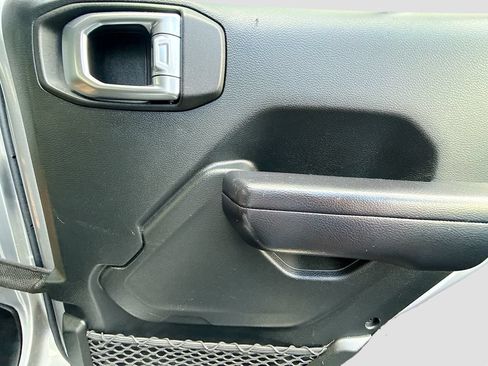 Used 2018 Jeep Wrangler Unlimited Sport S AWD/4WD image 28