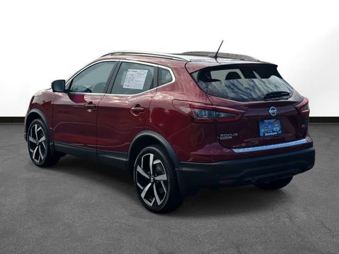 Used 2021 Nissan Rogue Sport SL w/ Premium Package FWD image 8