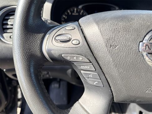 Used 2017 Nissan Pathfinder SL w/ SL Tech Package image 16