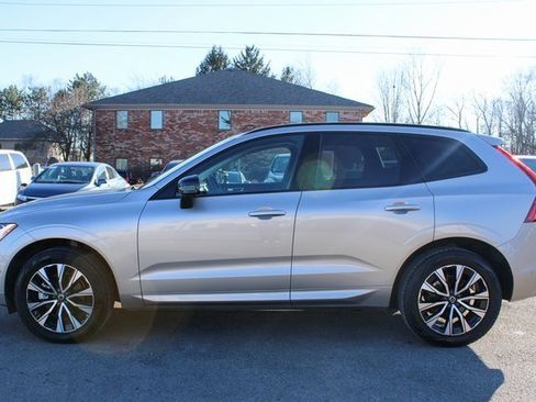 Used 2025 Volvo XC60 B5 Plus image 5