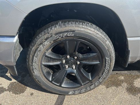 Used 2023 RAM 1500 Big Horn AWD/4WD image 9