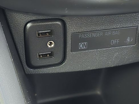 Used 2020 Chevrolet Trax LT w/ LT Convenience Package image 17