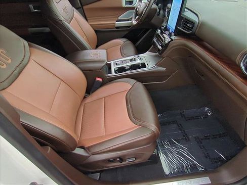 Used 2023 Ford Explorer King Ranch w/ Technology Package image 21