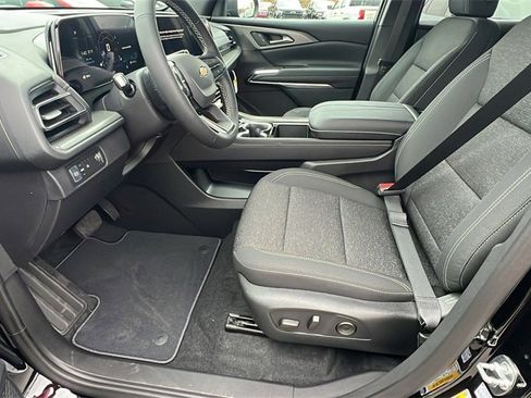 New 2026 Chevrolet Traverse LT image 13