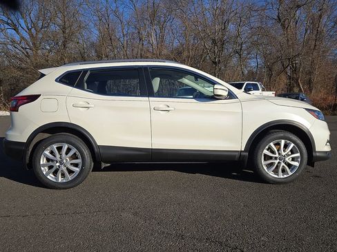 Certified 2022 Nissan Rogue Sport SV image 7