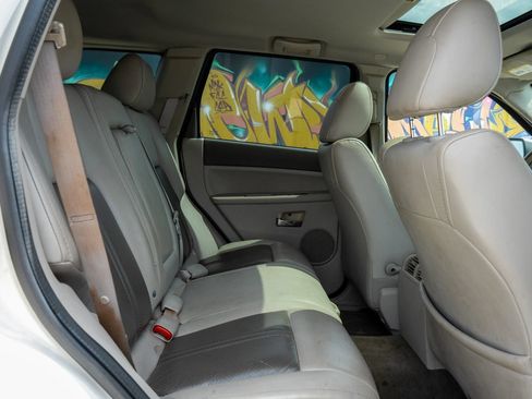 Used 2007 Jeep Grand Cherokee Limited RWD image 16