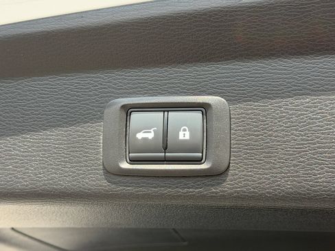 Used 2025 Mitsubishi Outlander SE AWD/4WD image 14