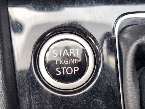 Used 2024 Nissan Kicks SR image 21