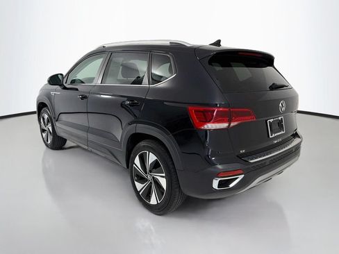 Used 2024 Volkswagen Taos SE AWD/4WD image 5