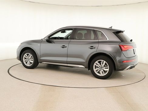 Certified 2023 Audi Q5 2.0T Premium w/ Convenience Package image 3