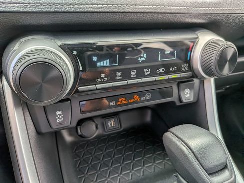 Used 2023 Toyota RAV4 LE AWD/4WD image 20