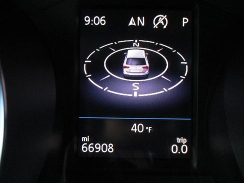 Used 2021 Volkswagen Tiguan SE R-Line image 12