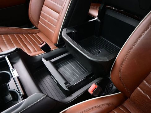 Used 2023 GMC Yukon Denali Ultimate image 35