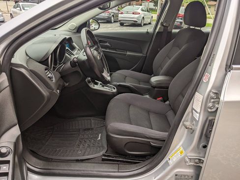 Used 2014 Chevrolet Cruze LT FWD image 10