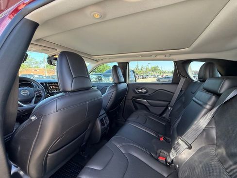 Used 2019 Jeep Cherokee Limited AWD/4WD image 23