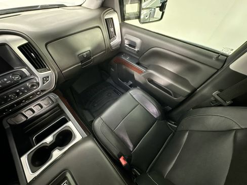 Used 2017 GMC Sierra 1500 SLT w/ SLT Premium Package AWD/4WD image 11