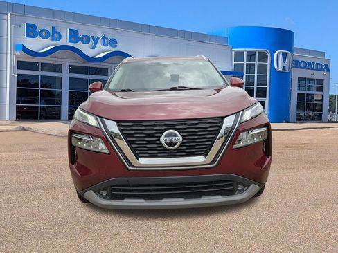 Used 2021 Nissan Rogue SL w/ Premium Package FWD image 2