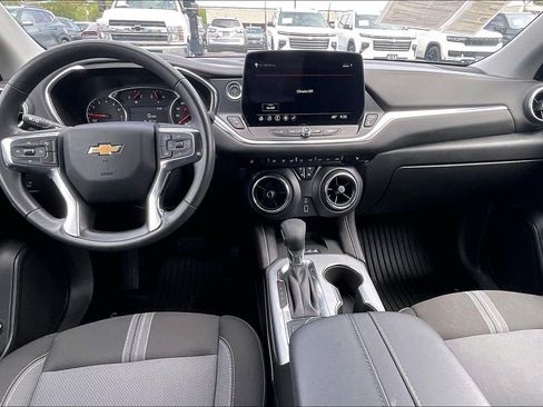 Used 2025 Chevrolet Blazer LT w/ Convenience Package AWD/4WD image 15