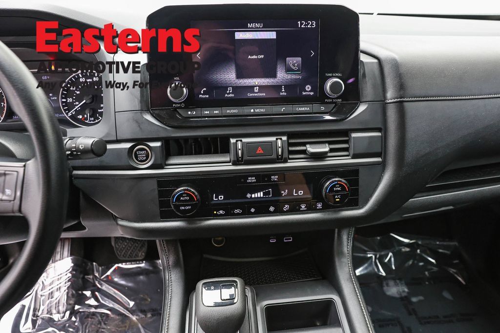 Used 2023 Nissan Pathfinder S AWD/4WD image 14