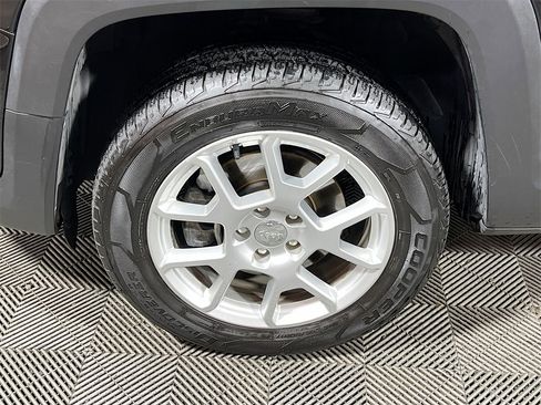 Used 2020 Jeep Renegade Sport w/ Sport Appearance Group image 28