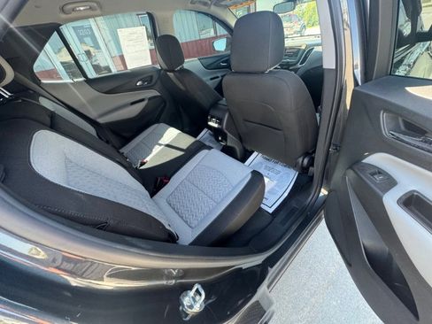 Used 2023 Chevrolet Equinox LS w/ LS Convenience Package image 9