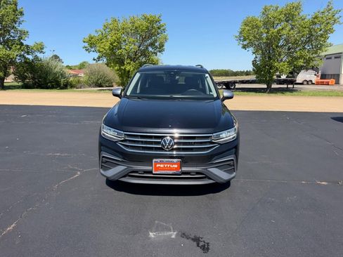 Used 2024 Volkswagen Tiguan Wolfsburg Edition AWD/4WD image 9