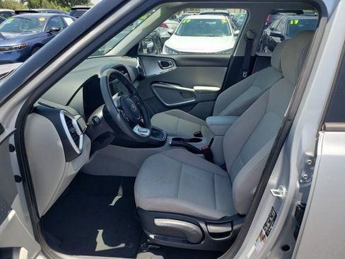 Used 2020 Kia Soul LX FWD image 13