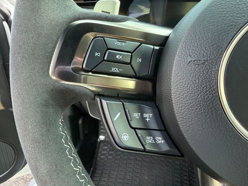 Used 2020 Ford Mustang Shelby GT500 w/ Technology Package RWD image 23