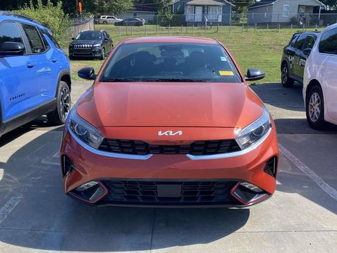 Used 2022 Kia Forte GT-Line w/ GT-Line Technology Package FWD image 2