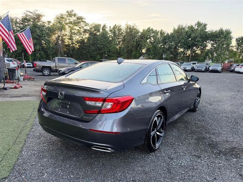Used 2018 Honda Accord Sport image 4