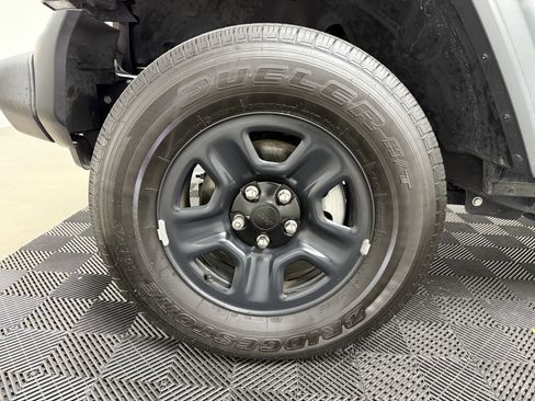 Used 2019 Jeep Wrangler Unlimited Sport image 9