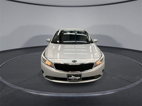 Used 2018 Kia Forte LX image 3