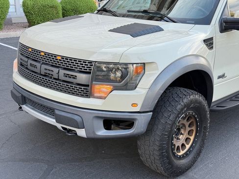Used 2014 Ford F150 Raptor w/ Equipment Group 801A Luxury AWD/4WD image 6