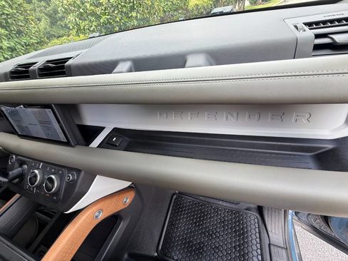 Used 2020 Land Rover Defender 110 SE image 46