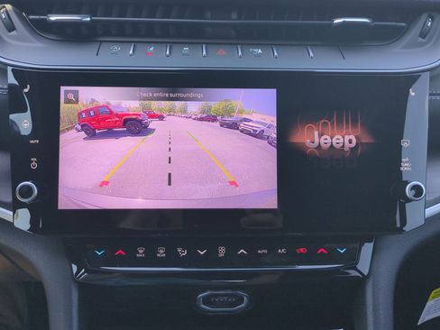 New 2026 Jeep Grand Cherokee Limited AWD/4WD image 16