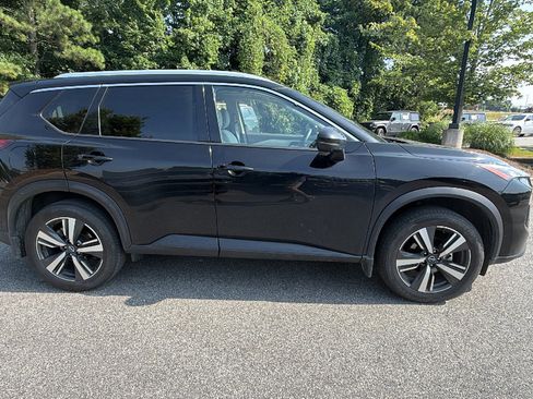 Used 2025 Nissan Rogue SL w/ SL Premium Package FWD image 7