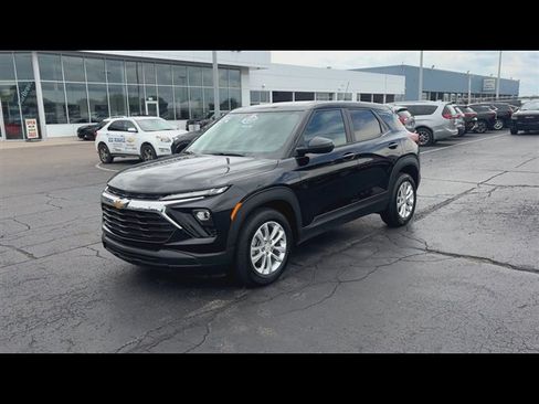 Certified 2024 Chevrolet TrailBlazer LS w/ LS Convenience Package FWD image 4