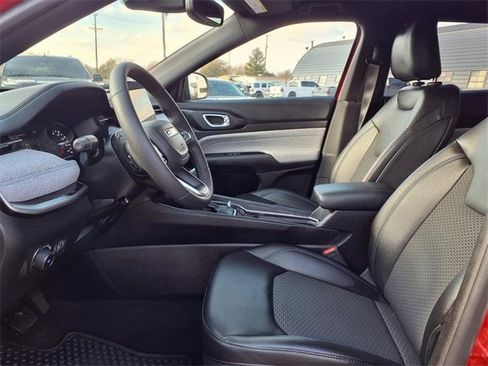 Certified 2024 Jeep Compass Latitude w/ Convenience Group image 14